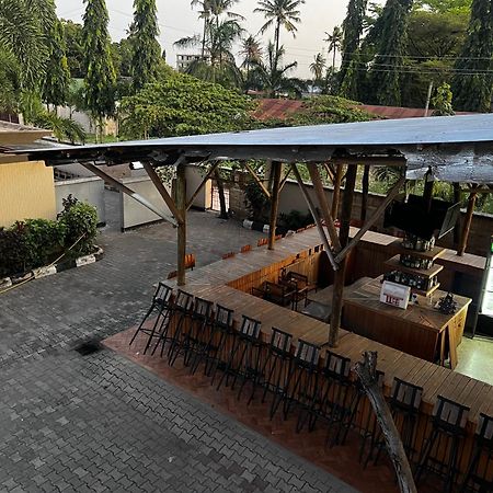 K27 Premier Backpackers Hostel Dar es Salaam Exterior photo