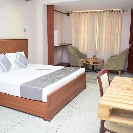 K27 Premier Backpackers Hostel Dar es Salaam Exterior photo