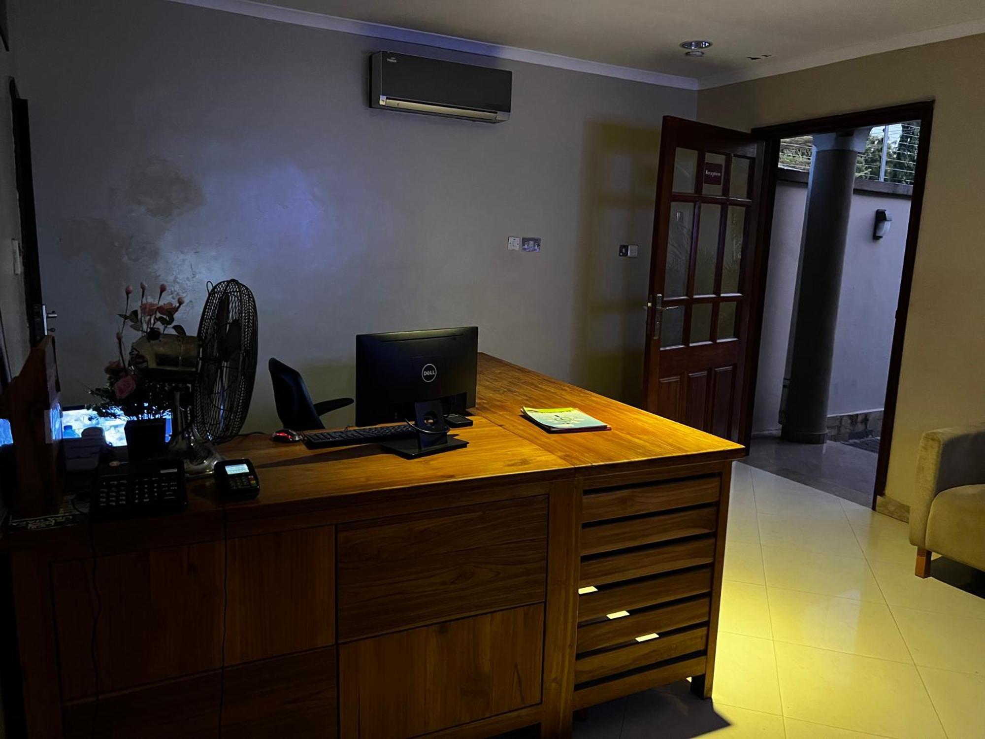 K27 Premier Backpackers Hostel Dar es Salaam Exterior photo