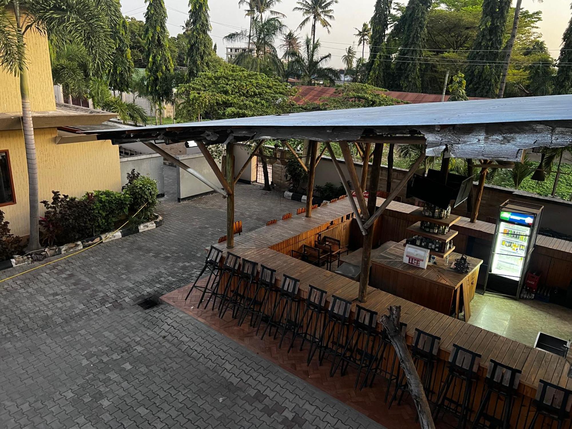 K27 Premier Backpackers Hostel Dar es Salaam Exterior photo