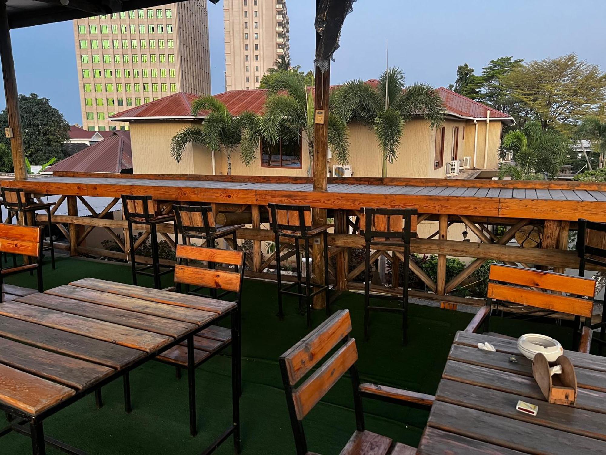 K27 Premier Backpackers Hostel Dar es Salaam Exterior photo