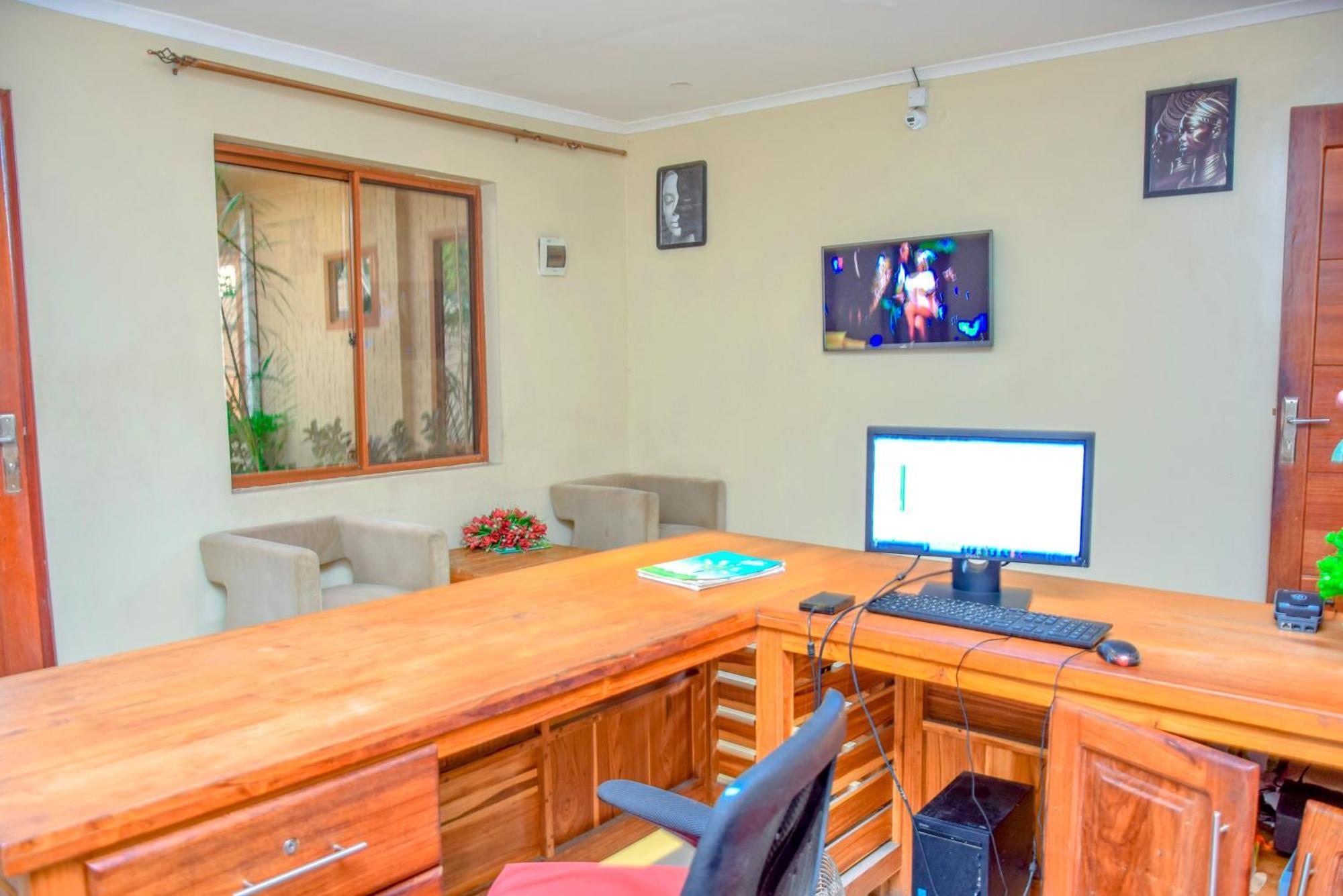 K27 Premier Backpackers Hostel Dar es Salaam Exterior photo