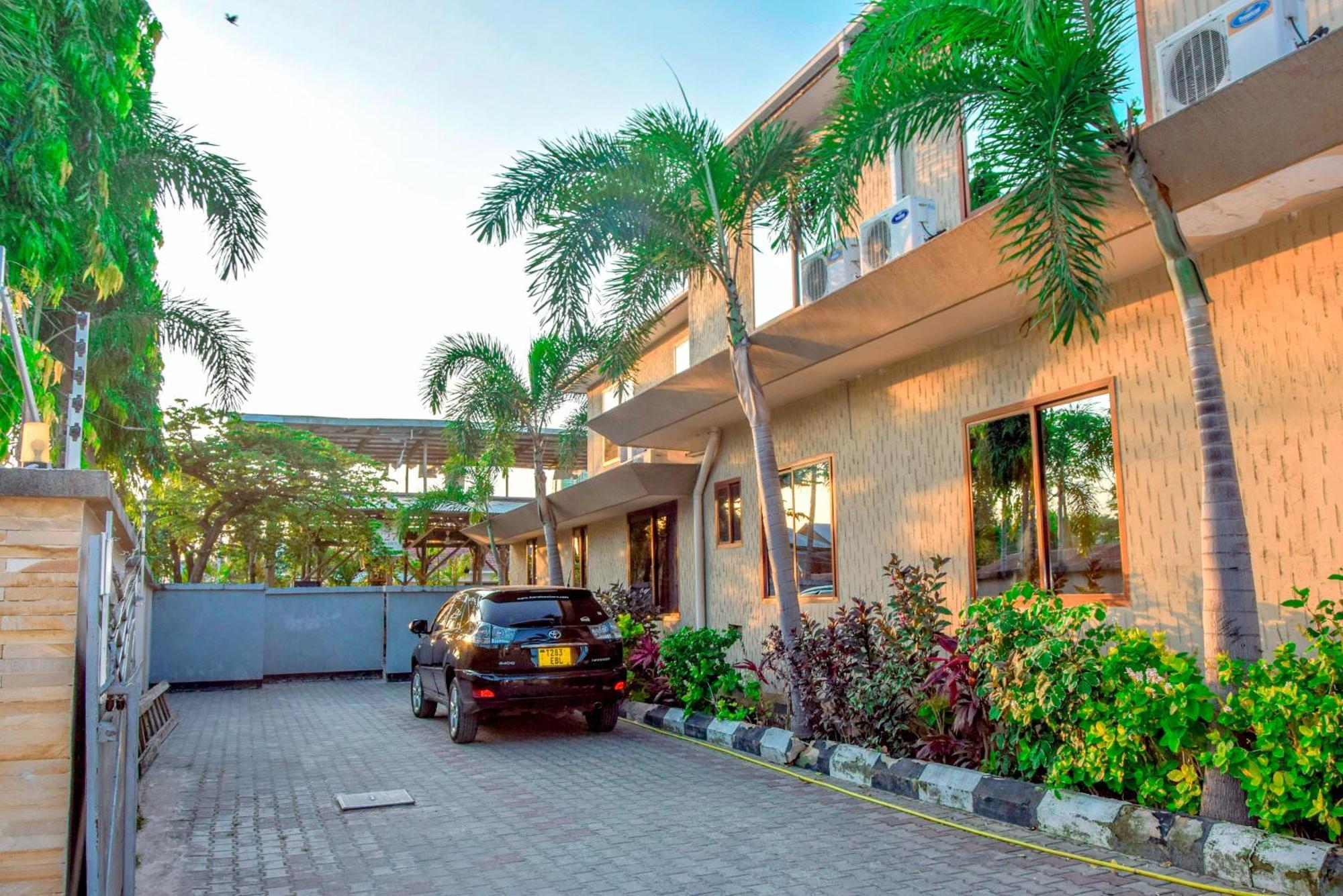 K27 Premier Backpackers Hostel Dar es Salaam Exterior photo