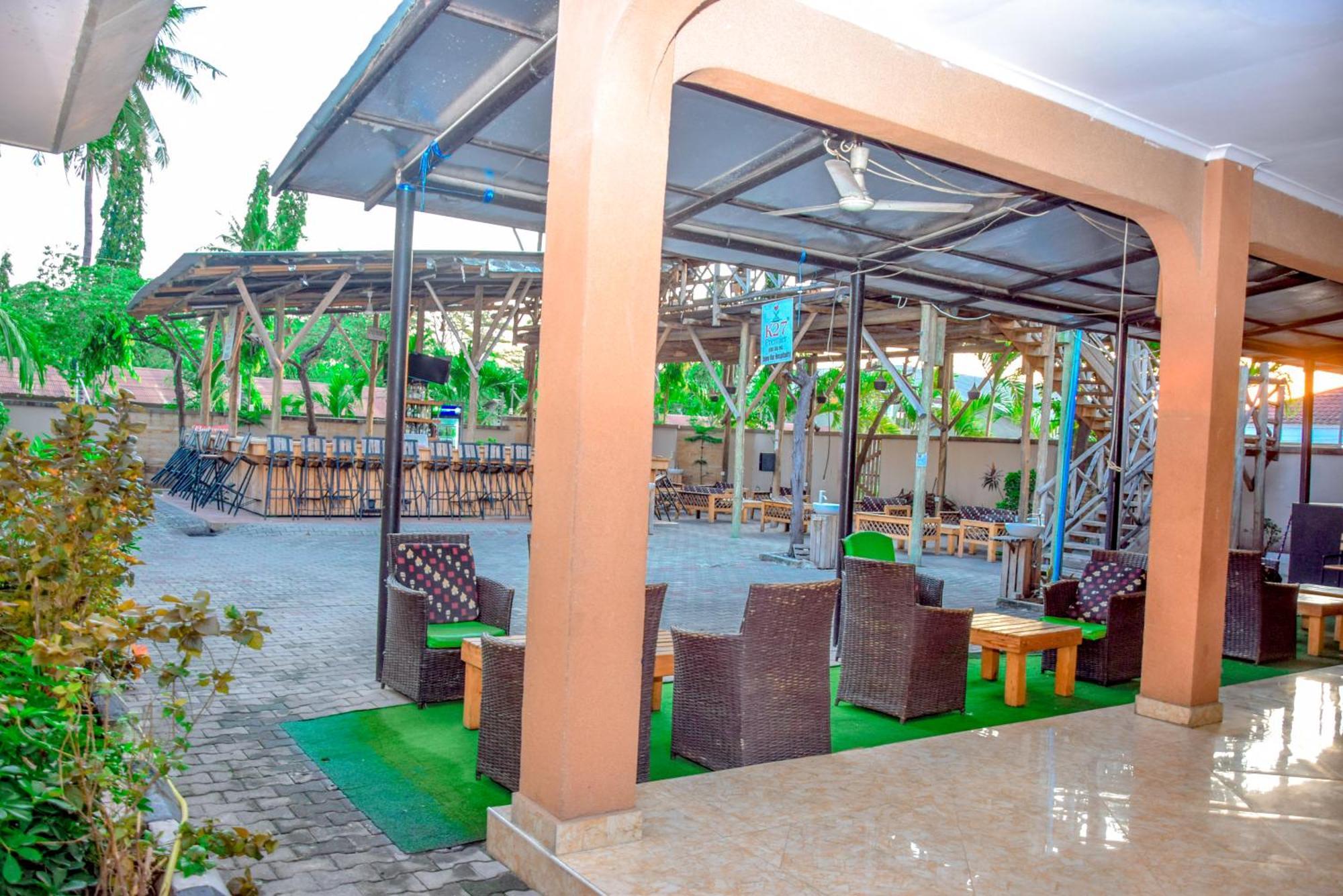 K27 Premier Backpackers Hostel Dar es Salaam Exterior photo