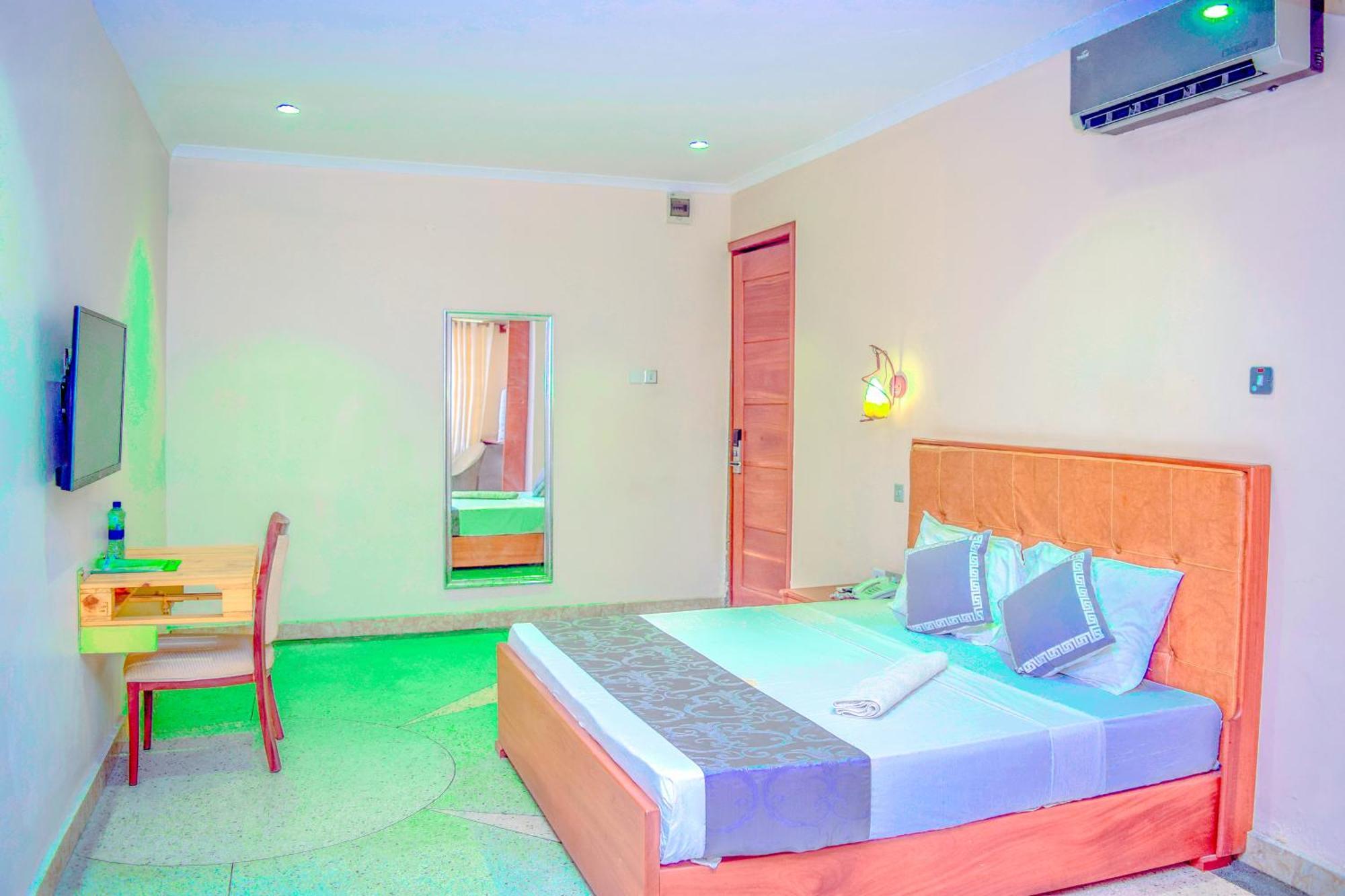 K27 Premier Backpackers Hostel Dar es Salaam Exterior photo