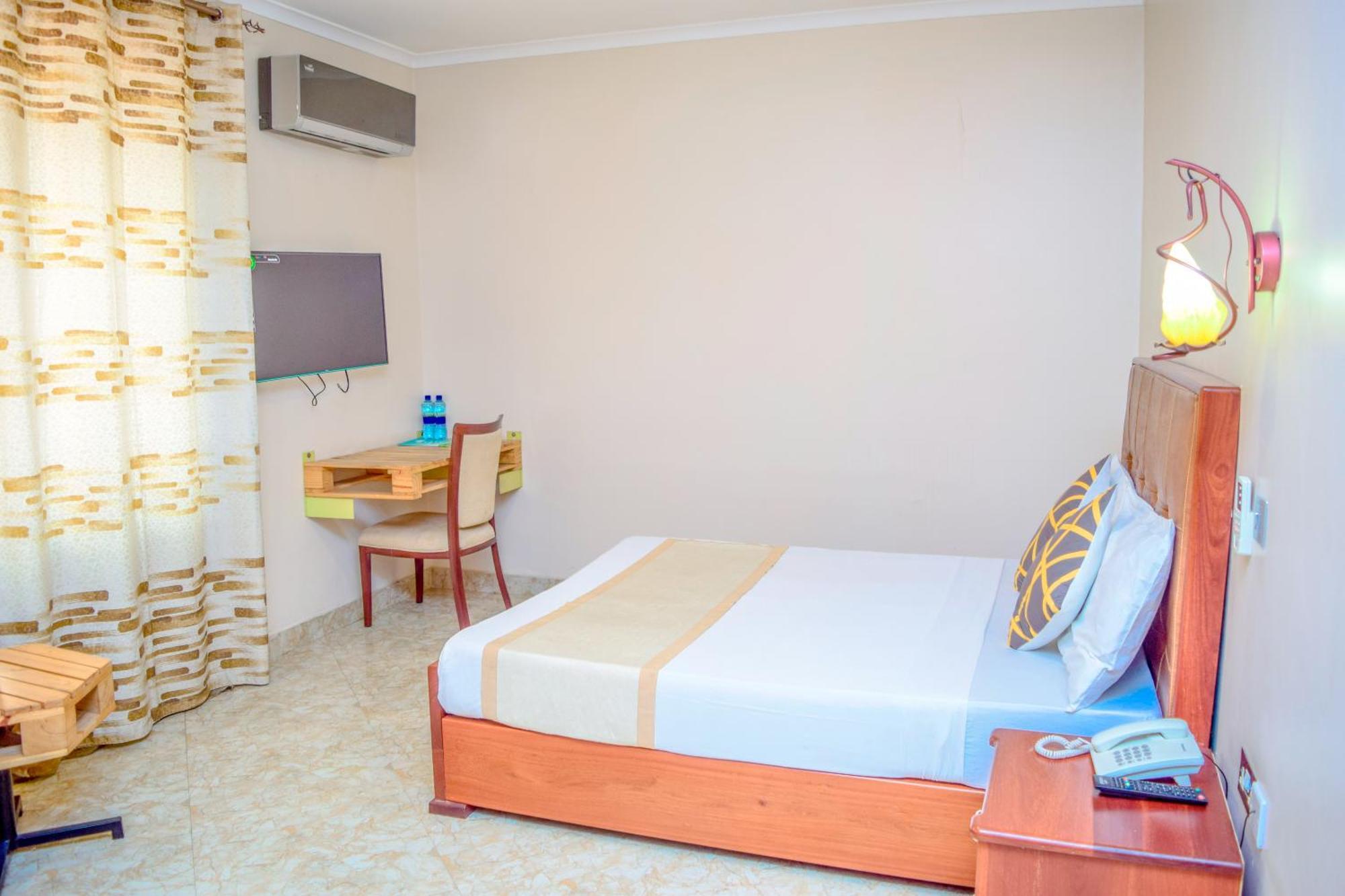 K27 Premier Backpackers Hostel Dar es Salaam Exterior photo